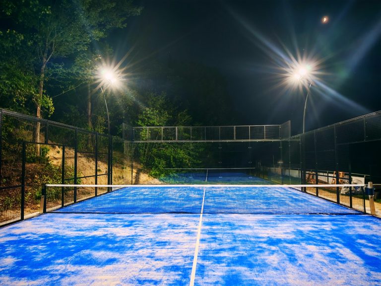 Erster Padel-Platz im Landkreis eröffnet in Adelzhausen
